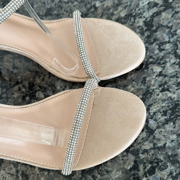 Embellished rhinestone Ankle strap 3” heel sandal NIB - Picture 8 of 12